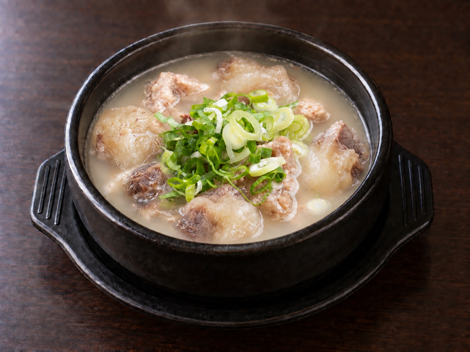 辛くない牛の膝軟骨と牛すじのスープ