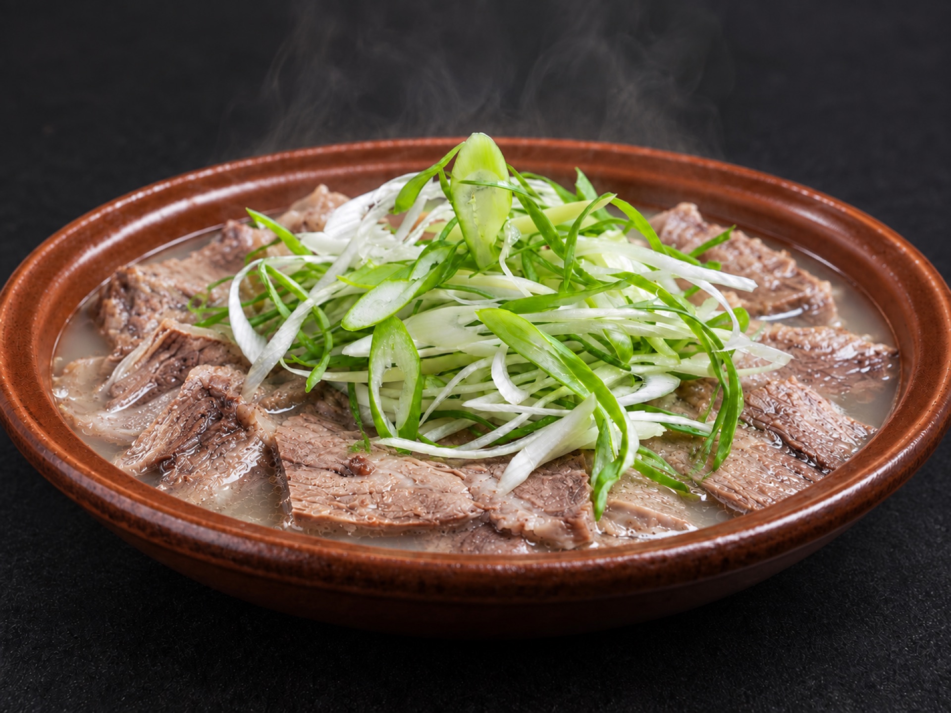 韓国産1++等級の韓牛をゆでたスユク